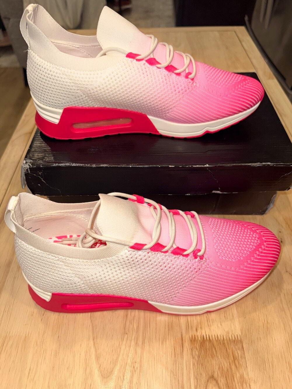 DKNY Ashly Lace Up Wedge Sneakers Women’s Size 11 Pink White Ombre New